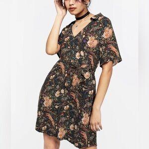 Disturbia Ophelia Dress Floral and Hand Print Size 4 Mini Collared